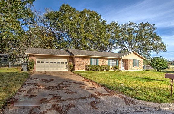 3rd image of 113 Pinecrest Ct