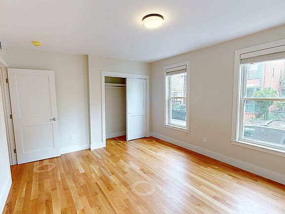 4th image of 429 Franklin St #2