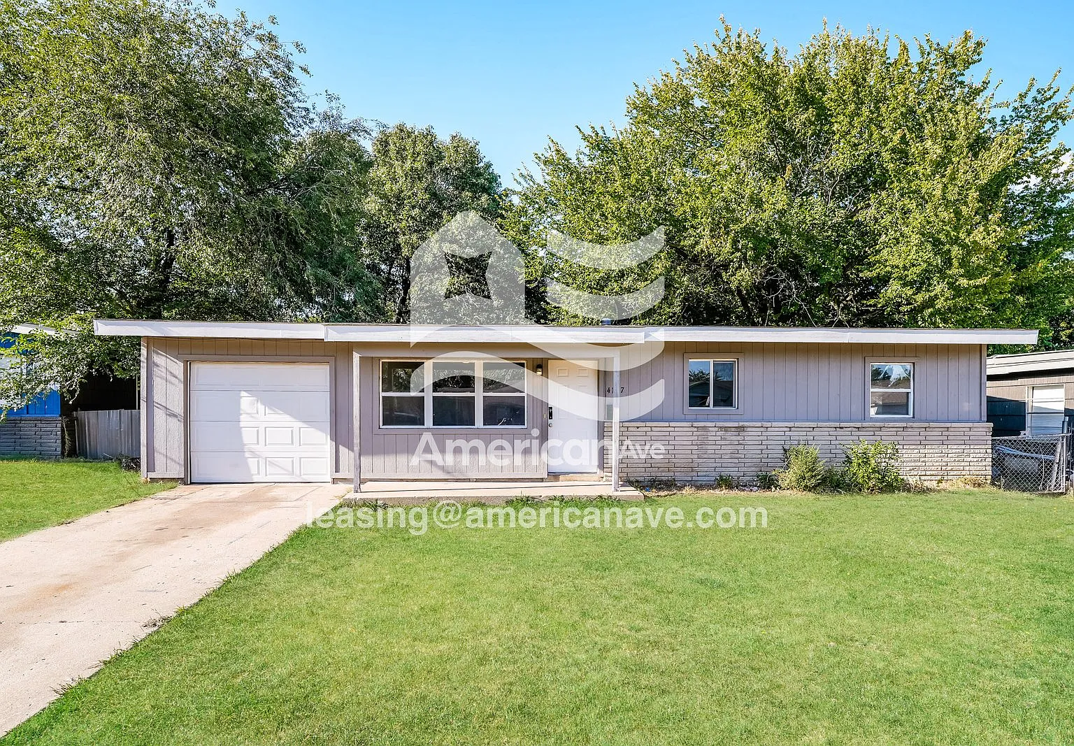 3 bed, 1.0 bath, 925 sqft, $1,047 — Photo 1