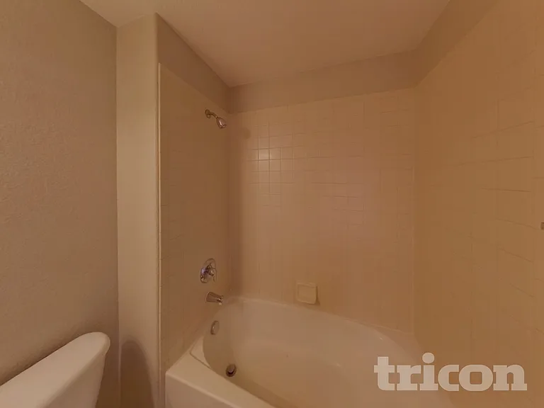 1287 Livingston Ave — Photo 18