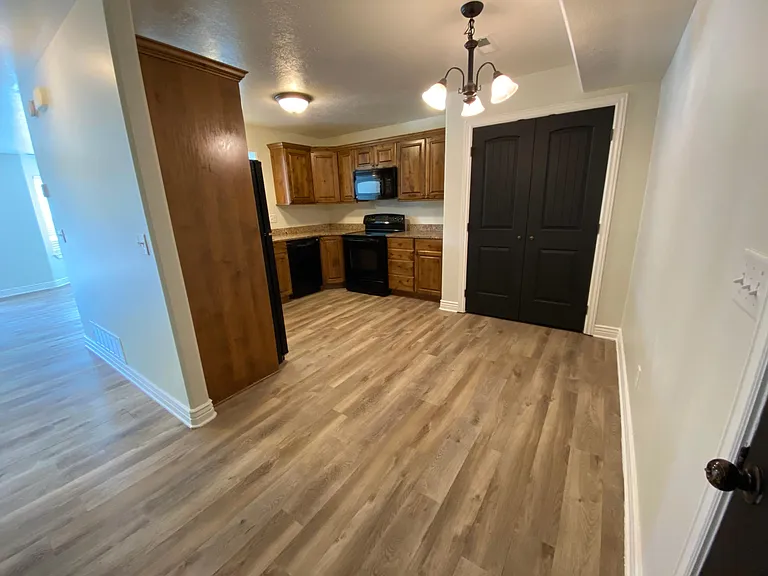 642 Trejo St — Photo 6