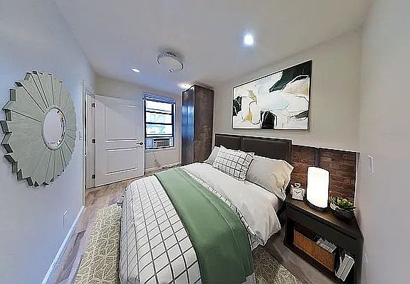 5th image of 528 E 5th St APT 3B