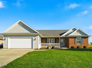 1020 Timber Trl, Wapakoneta, OH 45895
