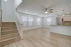 1304 Robin St — Photo 3