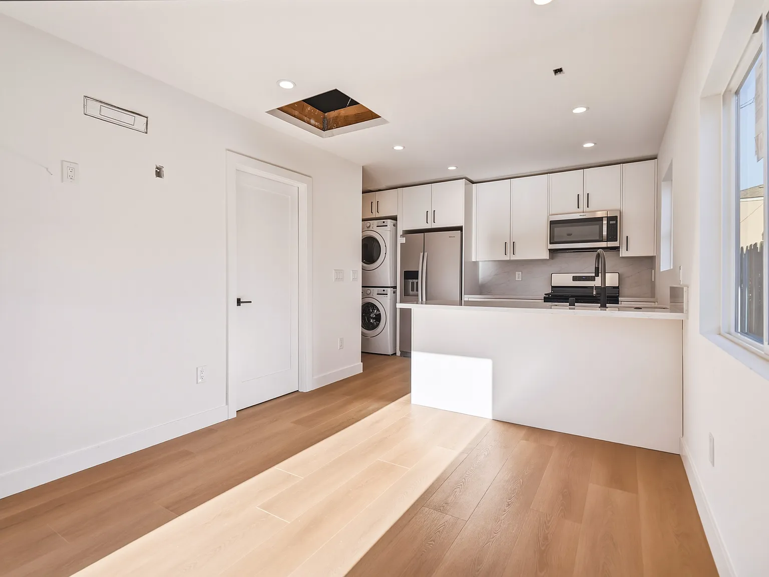 1 bed, 500 sqft, $1,970 — Photo 4