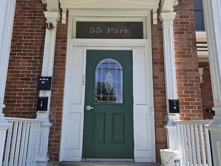 33 Park St #3 — Photo 4