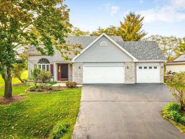 3964 Westlake Village Dr, Winnebago, IL 61088