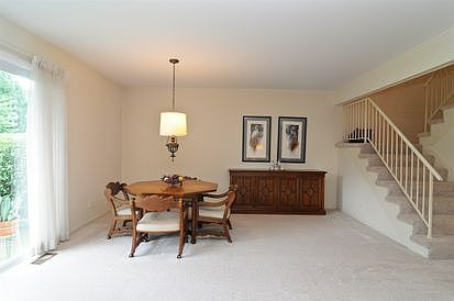 4th image of 32 W Wimbolton Dr