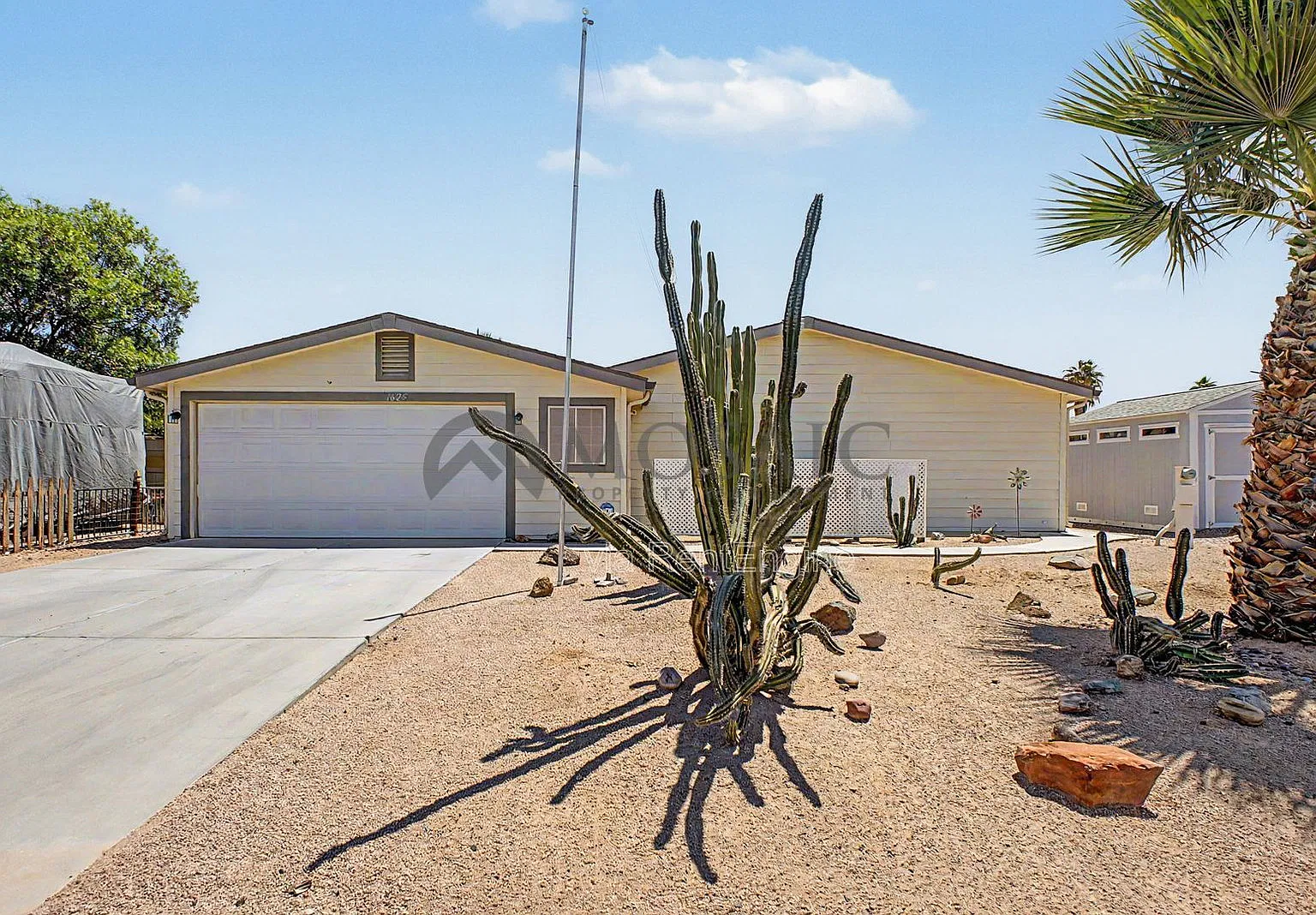 3 bed, 2.0 bath, 1980 sqft, $1,995 — Photo 2