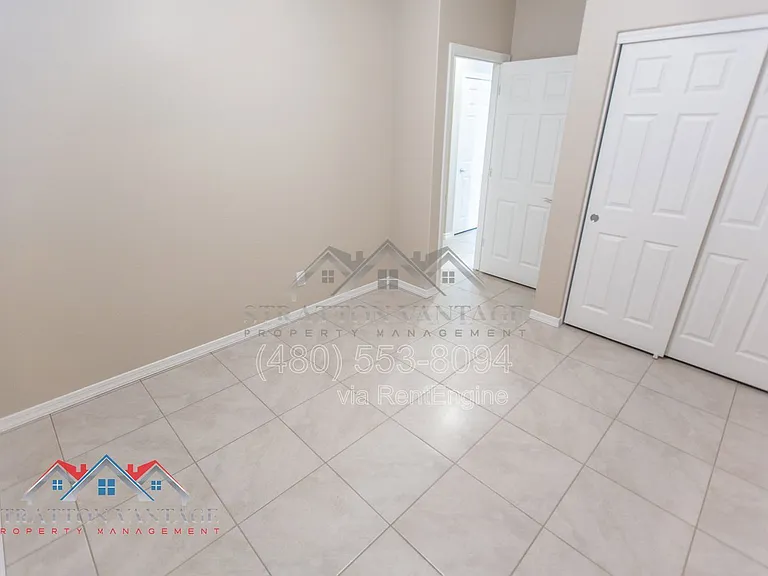 15769 W Voltaire St — Photo 25