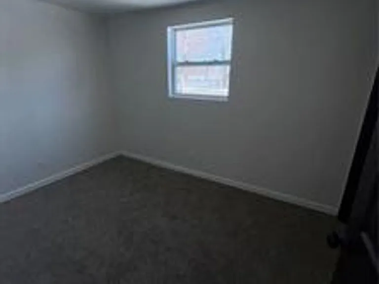 2116 Doris Ave — Photo 5