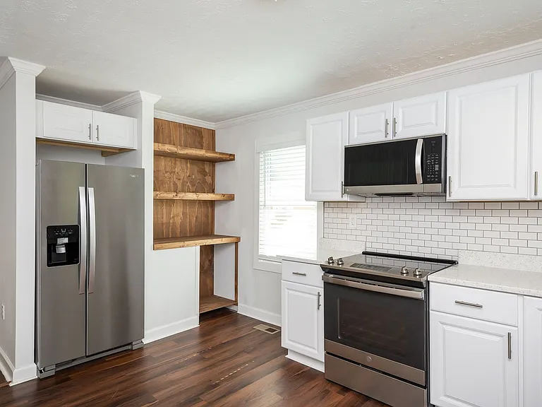 111 Mount Eustis St — Photo 3