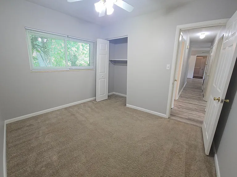 712 Newport Dr — Photo 18
