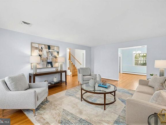 4th image of 807 Winhall Way