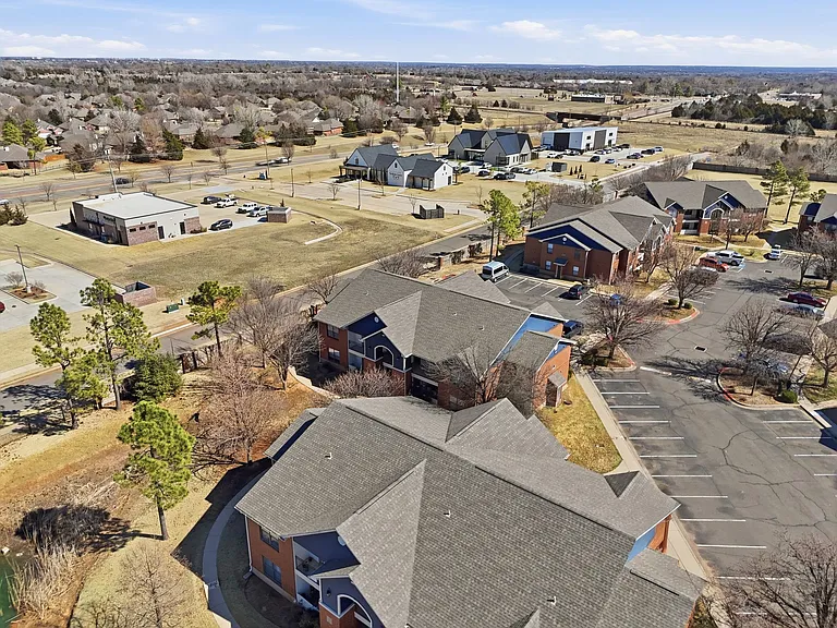 Edmond at Twenty500 Apartments — Photo 30