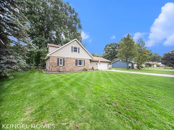 1114 Cavalier Dr, Muskegon, MI 49445
