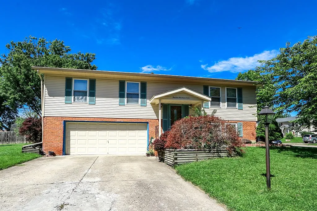 1404 Southwind Dr photo 1