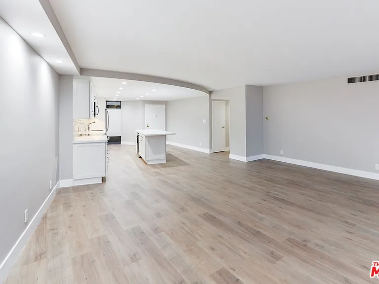 4265 Marina City Dr #415 — Photo 11