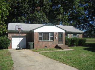 9616 Carver Dr, Newport News, VA 23605