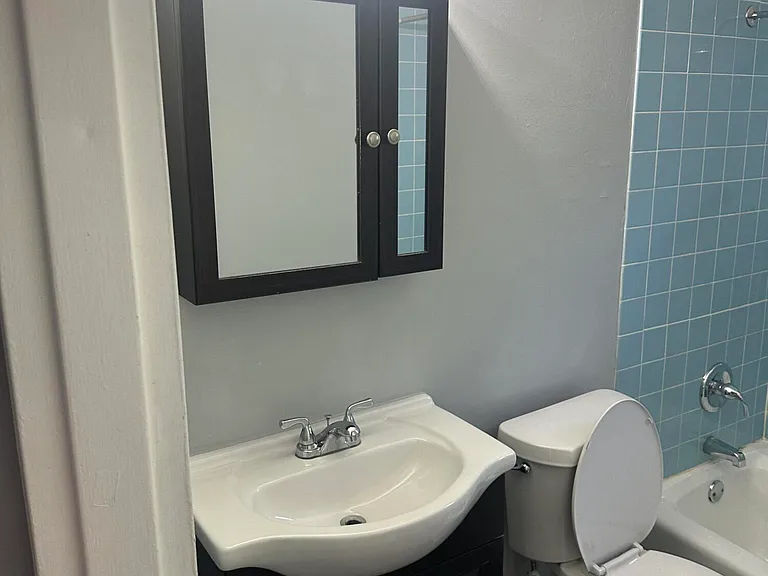 713 Wilkinson Blvd #1 — Photo 38