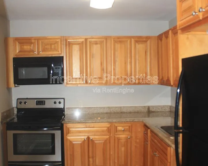4176 Versailles Dr #D — Photo 4