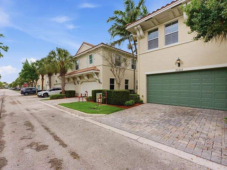 3065 Tortola Way — Photo 28