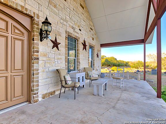 4th image of 200 Leigh Cir