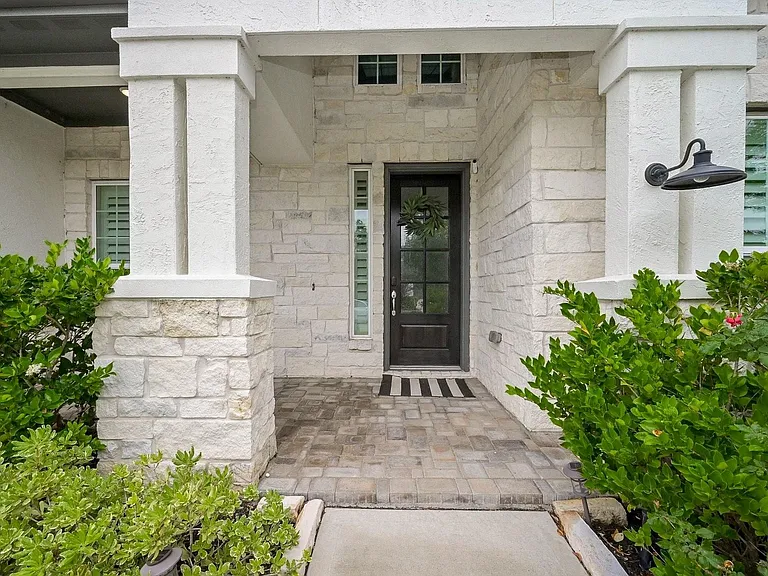 71 Perennial Canyon Dr — Photo 2