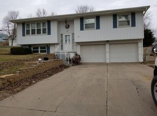 2106 Englewood Dr, Bellevue, NE 68005