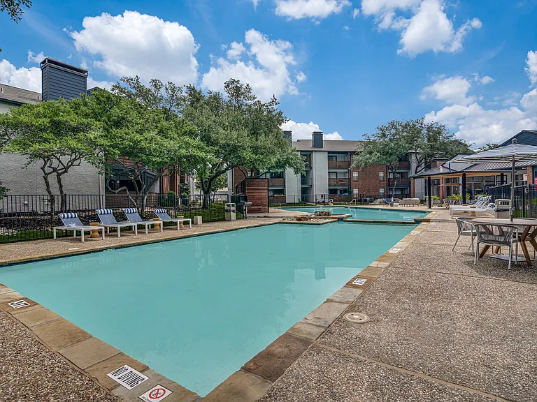 Raleigh At Towne Crossing — Photo 42