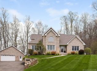 10 Timberwood Cir, North Branford, CT 06471