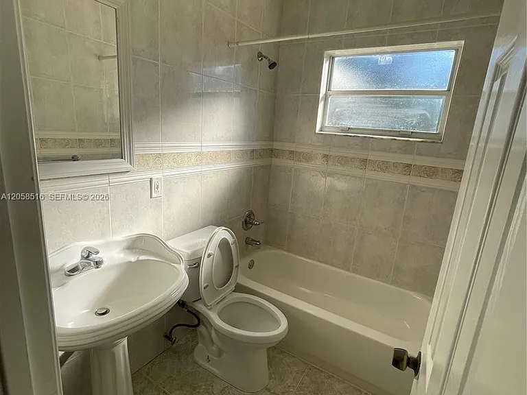1810 SW 64th Ter — Photo 8