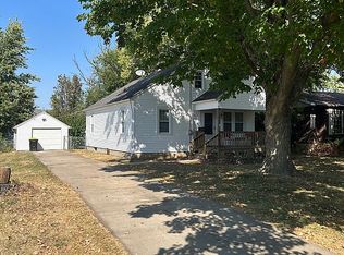 907 E Jefferson St, Washington, IL 61571