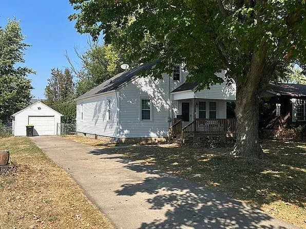 907 E Jefferson St, Washington, IL 61571