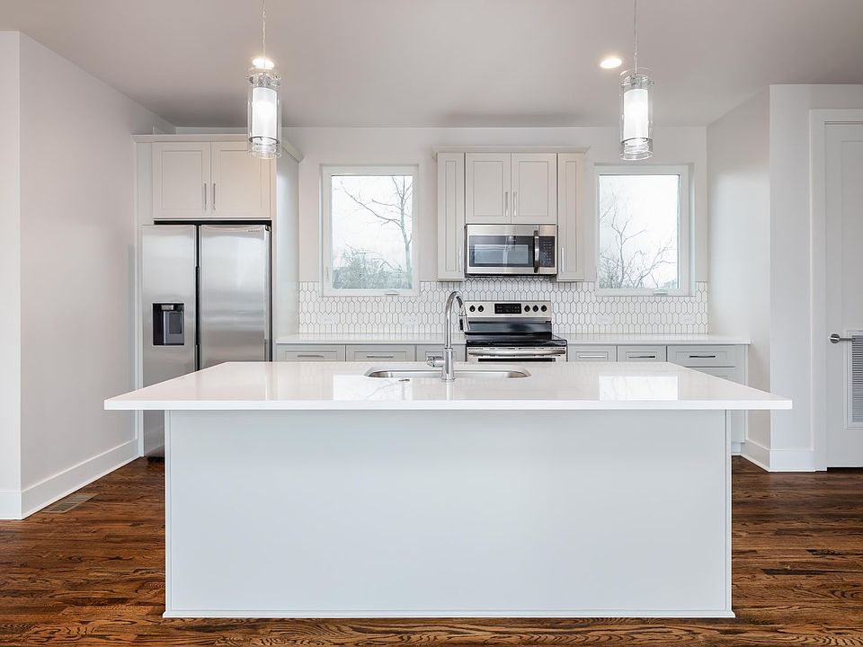 1st image of 7 Fern Ave
