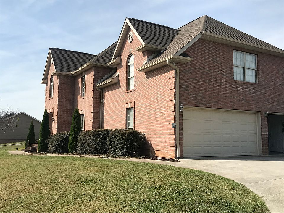 2nd image of 843 Chariot Dr