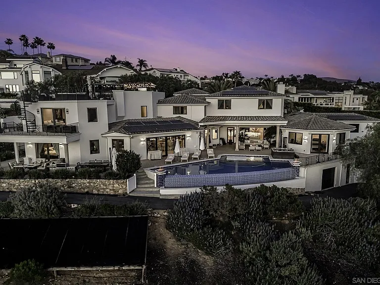7335 El Fuerte St — Photo 7