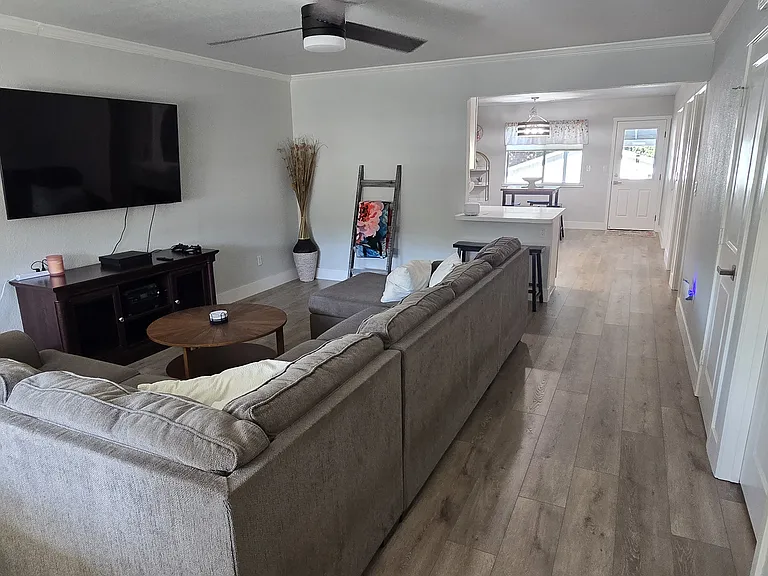 2801 Henderson Rd — Photo 18