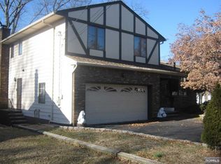 81 Hastings Ave, Nutley, NJ 07110
