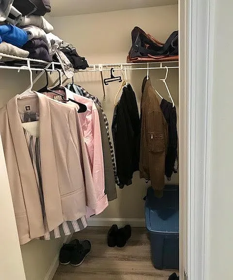 Walk-in Closet