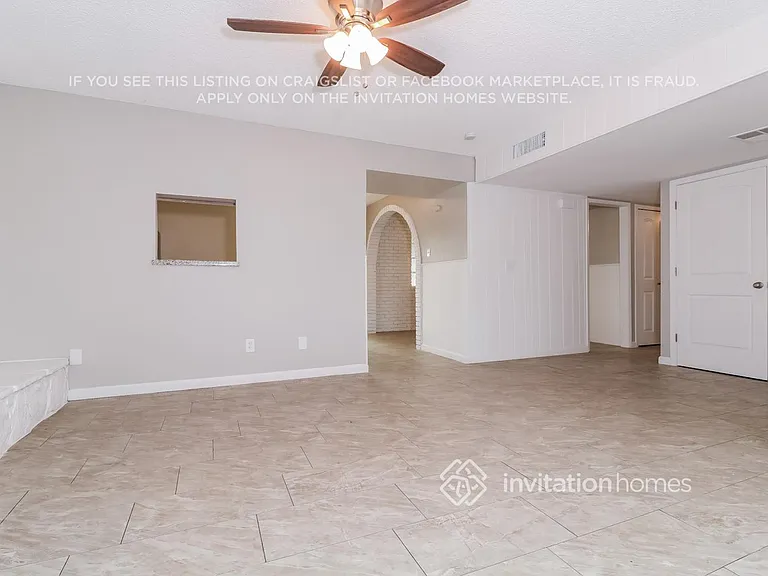 4143 N 74th Dr — Photo 4