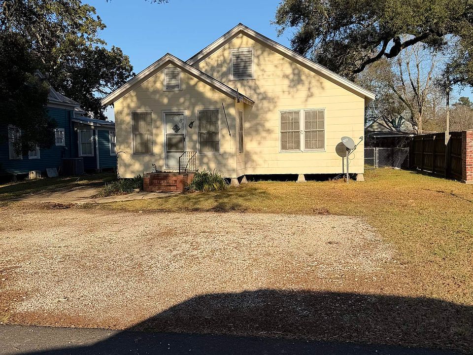 1st image of 216 Kellogg Ave
