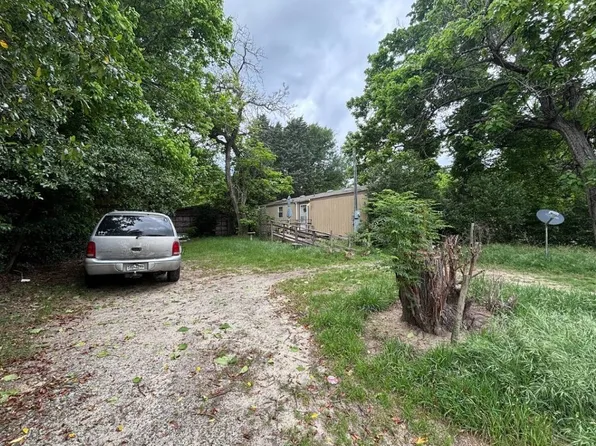 407 Magnolia St, Athens, TX 75751