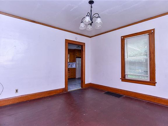 4th image of 272 S Union Ave