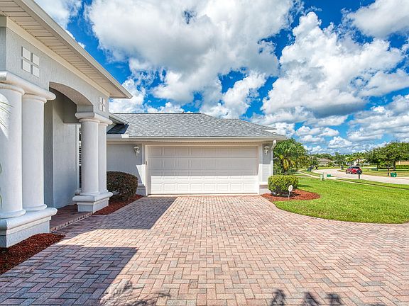 5th image of 135 Zaharias Cir