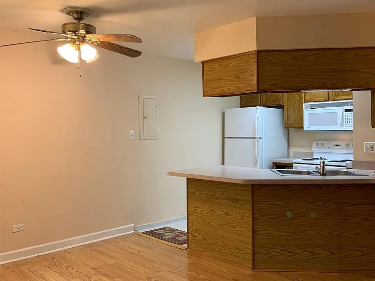 1403 E Wyndham Cir #106 — Photo 3