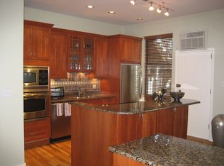658 W Roscoe St #4, Chicago, IL 60657