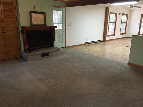 5th image of 4784 Silver Lake Dr
