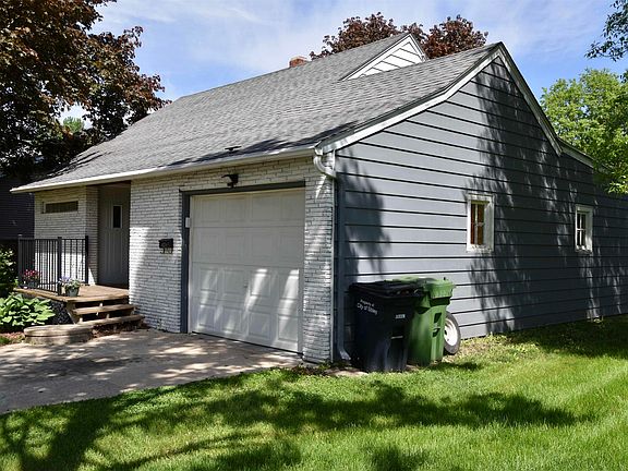 3rd image of 920 8th St