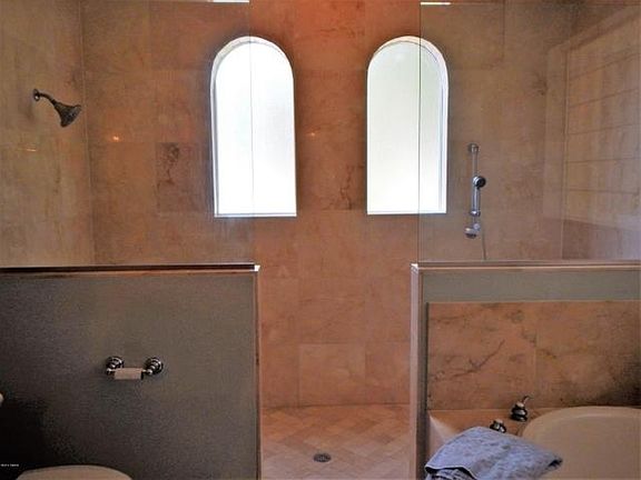 3rd image of 427 Gleneagles Dr